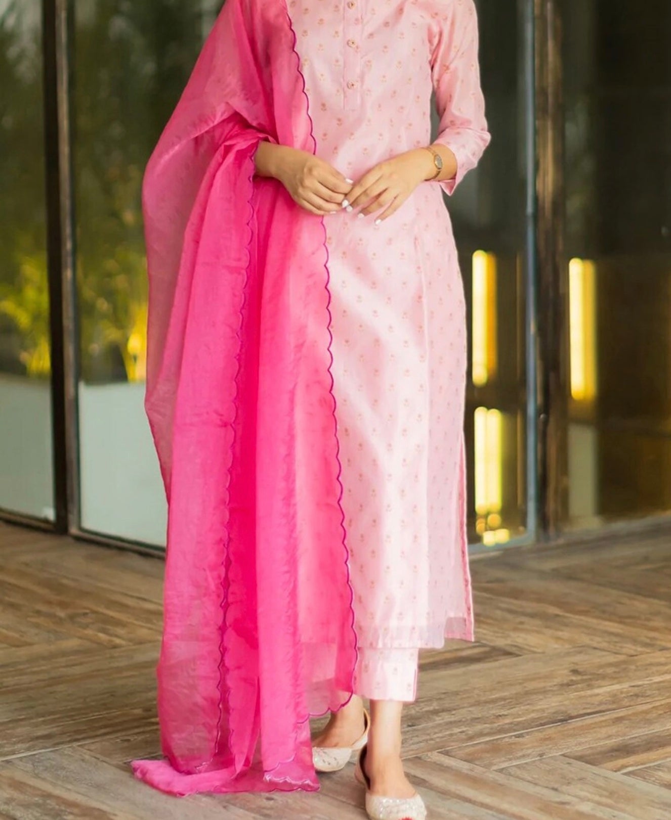 Women Pink Floral Printed Kurta with Trousers & Dupatta