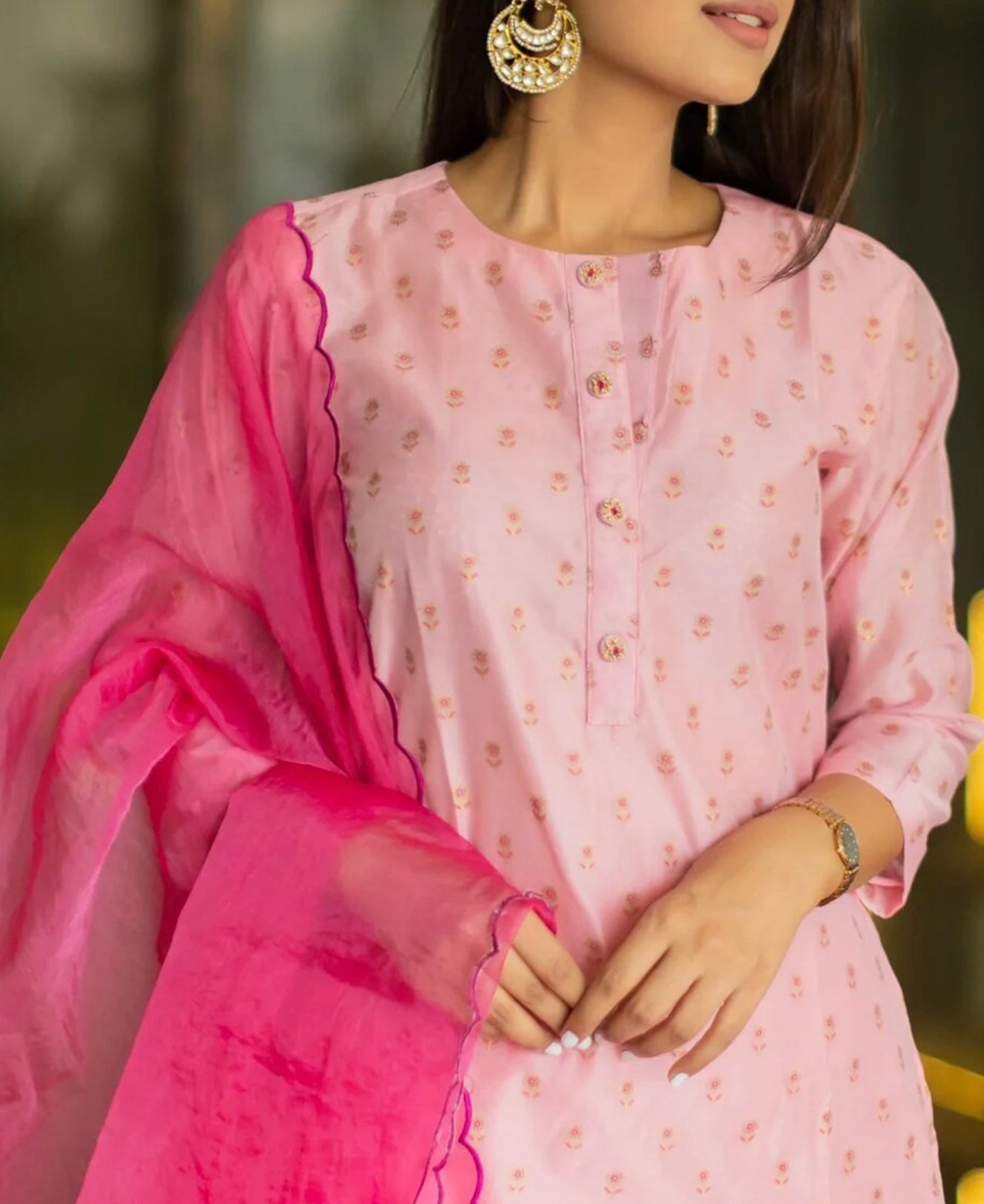 Women Pink Floral Printed Kurta with Trousers & Dupatta