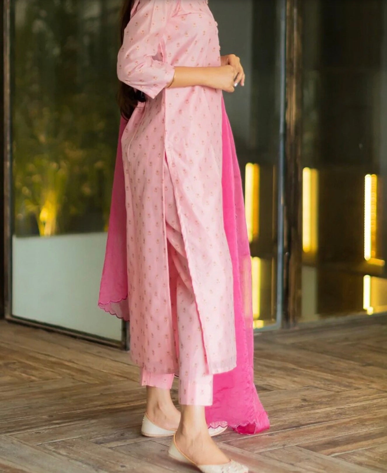 Women Pink Floral Printed Kurta with Trousers & Dupatta